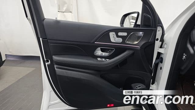 Mercedes-Benz GLS-Class 2024 — Photo 18/39