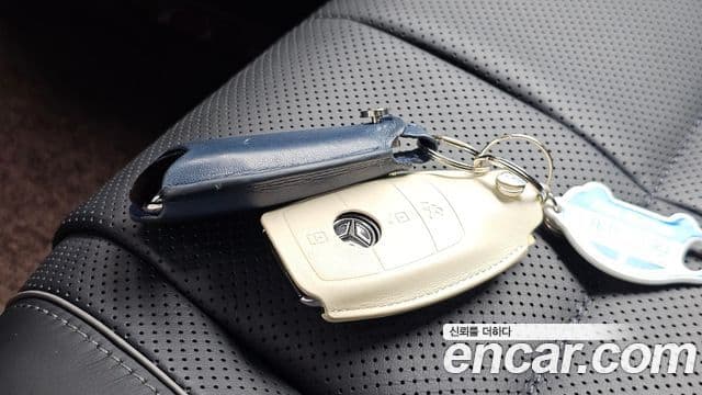 Mercedes-Benz GLS-Class 2024 — Photo 22/39