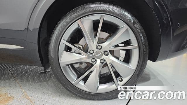 Genesis GV70 2022 — ფოტო 13/34