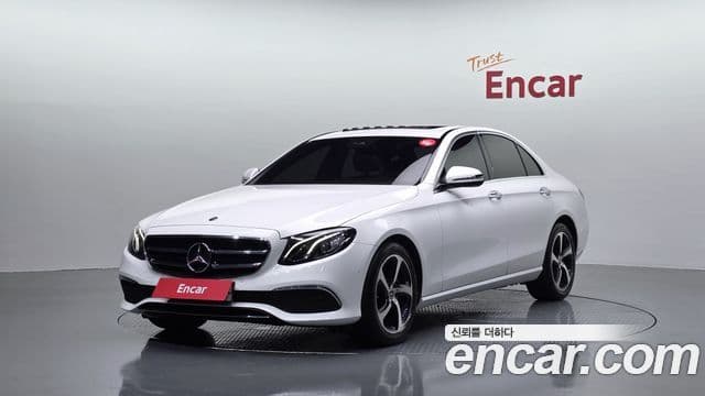 Mercedes-Benz E-Class 2020 — Фото 1/20