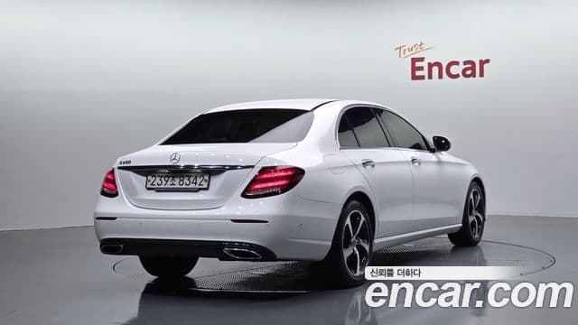 Mercedes-Benz E-Class 2020 — Фото 2/20