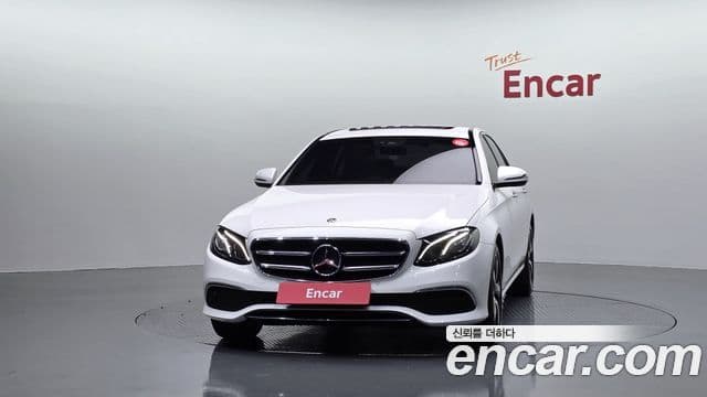 Mercedes-Benz E-Class 2020 — Фото 3/20