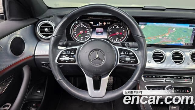 Mercedes-Benz E-Class 2020 — Фото 13/20