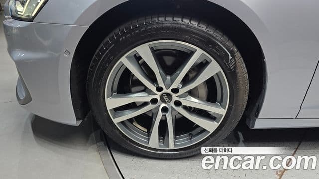 Audi A6 2022 — ფოტო 5/20