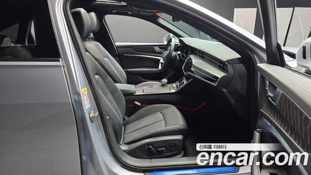 Audi A6 2022 — Photo 2/31