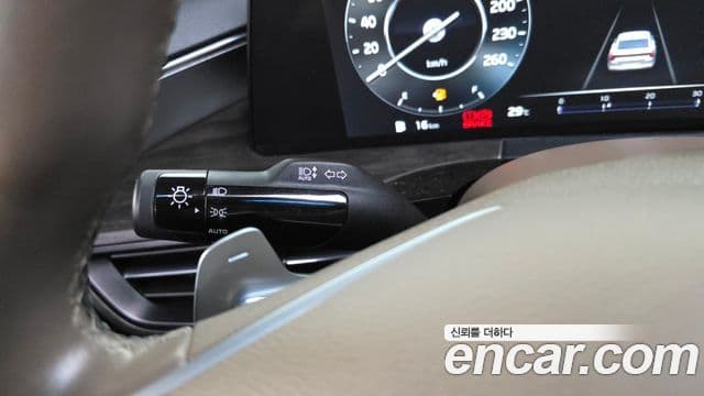 Kia K8 2022 — ფოტო 11/33