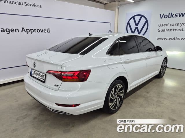 Volkswagen Jetta 2020 — ფოტო 2/20