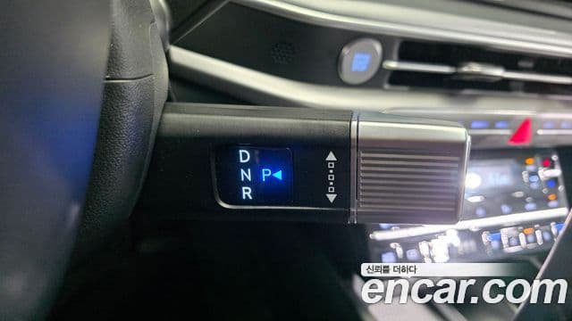 Hyundai Grandeur 2023 — ფოტო 9/20