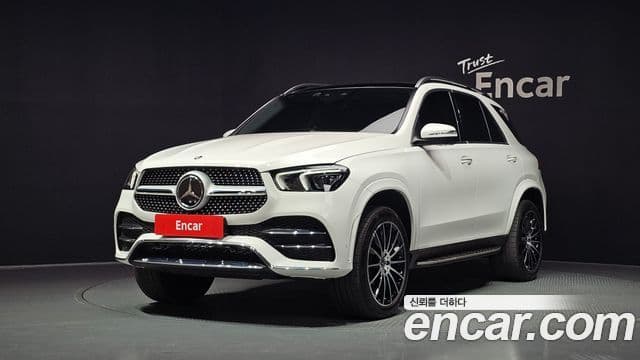 Mercedes-Benz GLE-Class 2023 — Photo 21/36