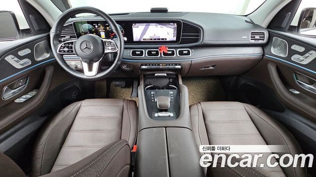 Mercedes-Benz GLE-Class 2023 — Photo 32/36