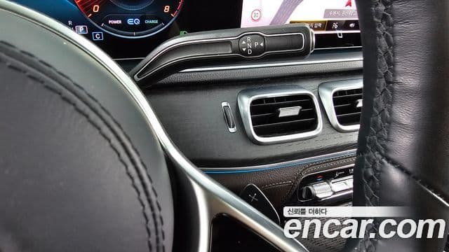 Mercedes-Benz GLE-Class 2023 — Photo 27/36