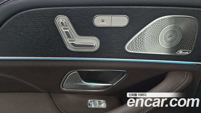 Mercedes-Benz GLE-Class 2023 — Photo 16/36