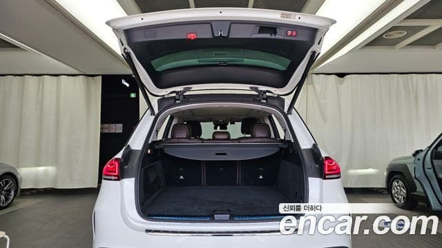Mercedes-Benz GLE-Class 2023 — Photo 33/36