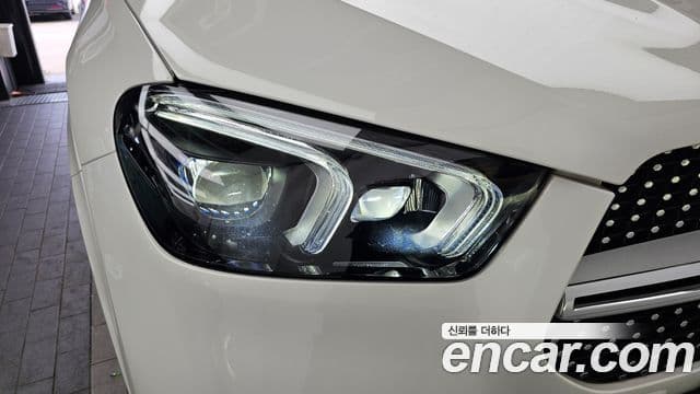 Mercedes-Benz GLE-Class 2023 — Photo 34/36