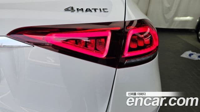 Mercedes-Benz GLE-Class 2023 — Photo 5/36