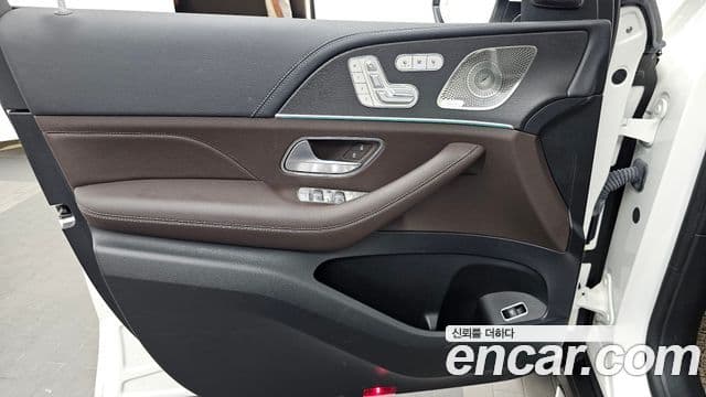 Mercedes-Benz GLE-Class 2023 — Photo 17/36