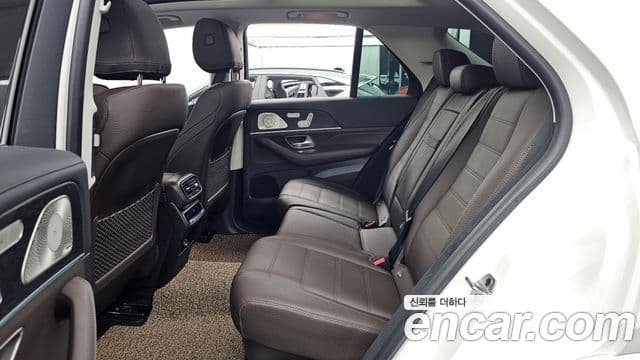 Mercedes-Benz GLE-Class 2023 — Photo 26/36