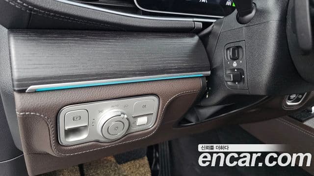 Mercedes-Benz GLE-Class 2023 — Photo 15/36
