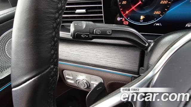 Mercedes-Benz GLE-Class 2023 — Photo 12/36