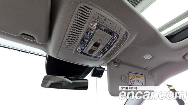 Mercedes-Benz GLE-Class 2023 — Photo 23/36