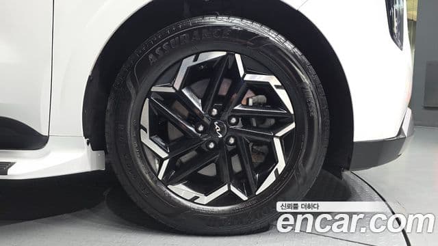 Kia Carnival 2024 — Photo 28/35