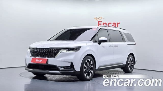 Kia Carnival 2023 — Фото 1/20
