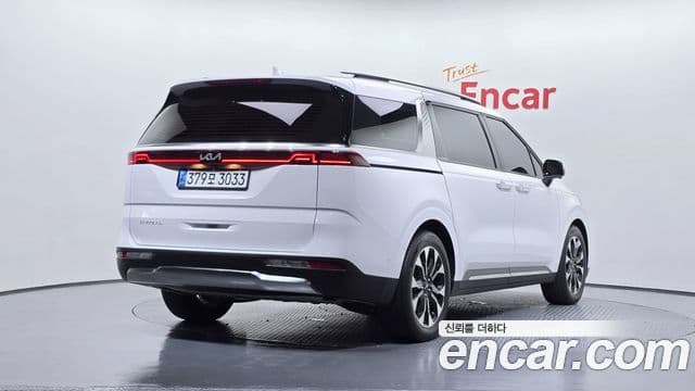 Kia Carnival 2023 — Фото 2/20
