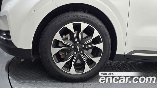 Kia Carnival 2023 — Фото 5/20