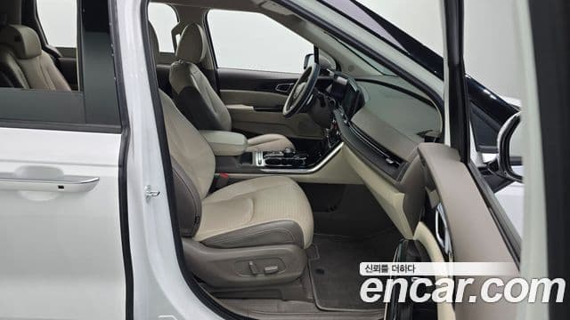 Kia Carnival 2023 — Фото 11/20