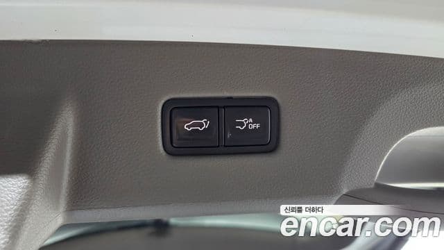 Kia Carnival 2023 — Фото 17/20