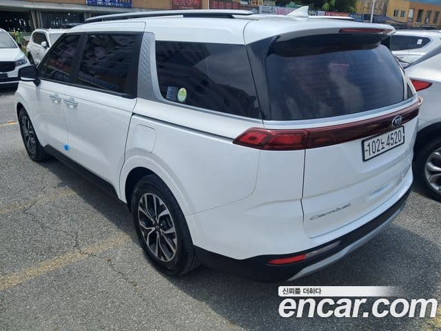 Kia Carnival 2021 — Фото 3/17
