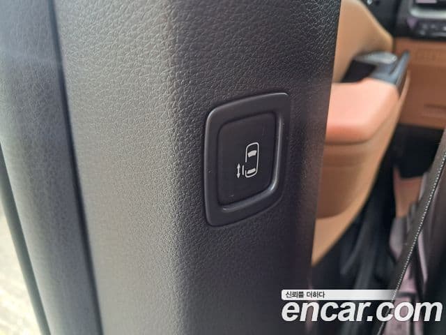 Kia Carnival 2021 — Фото 15/17