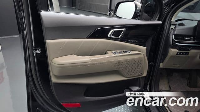 Kia Carnival 2024 — Şəkil 8/37