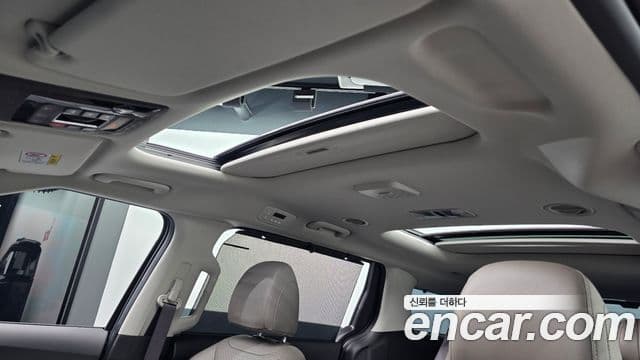Kia Carnival 2024 — Şəkil 34/37