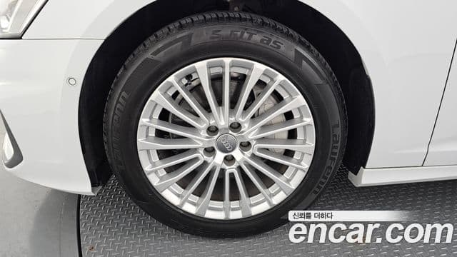 Audi A6 2020 — ფოტო 11/20