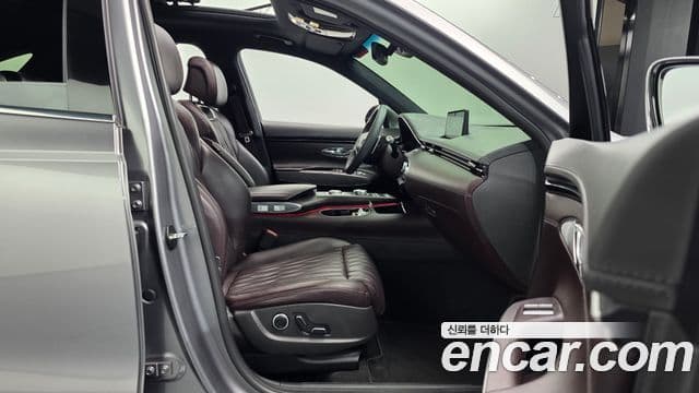 Genesis GV70 2021 — Photo 12/36