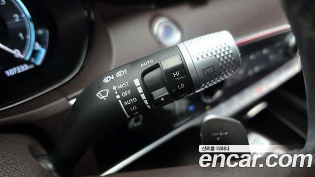 Genesis GV70 2021 — Photo 15/36