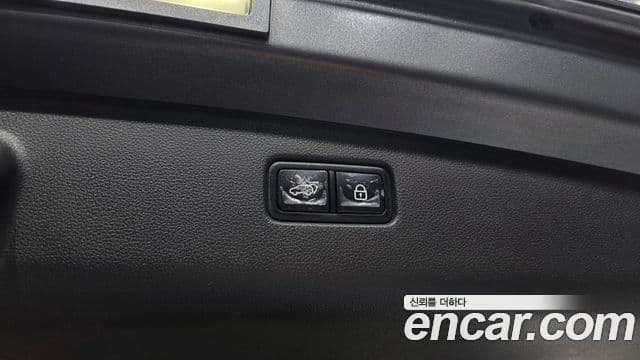 Genesis GV70 2021 — Photo 31/36