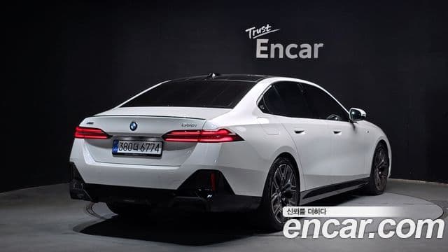 BMW 5 Series 2026 — Şəkil 2/20