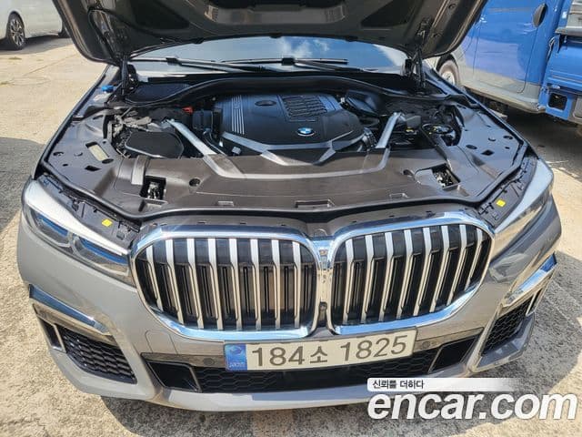 BMW 7 Series 2022 — Şəkil 2/20