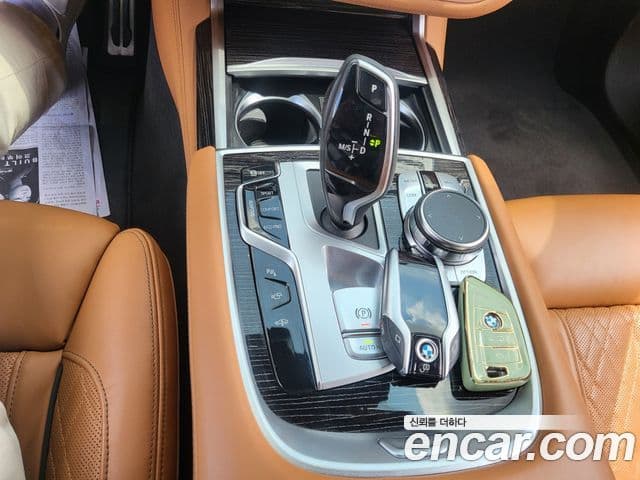 BMW 7 Series 2022 — ფოტო 16/20
