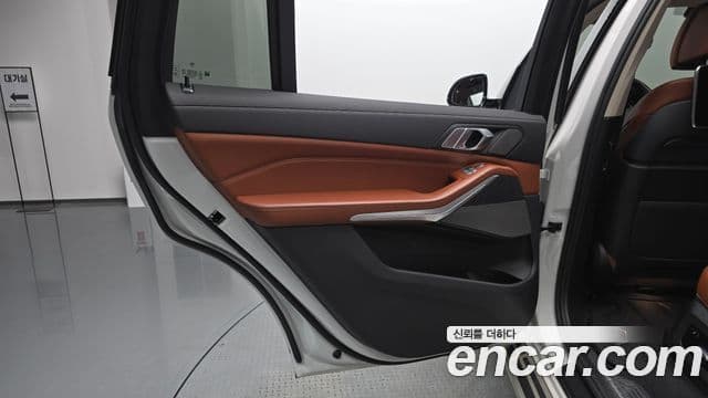 BMW X7 2020 — Şəkil 14/35