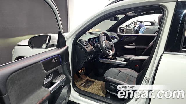 Mercedes-Benz GLB-Class 2022 — Фото 10/20
