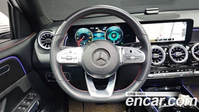 Mercedes-Benz GLB-Class 2022 — Фото 13/20