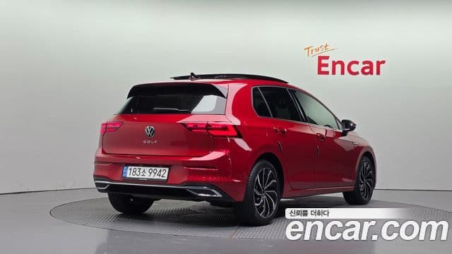Volkswagen Golf 2022 — ფოტო 29/33