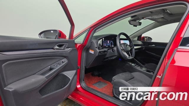 Volkswagen Golf 2022 — ფოტო 27/33