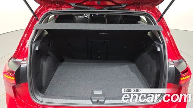 Volkswagen Golf 2022 — ფოტო 31/33