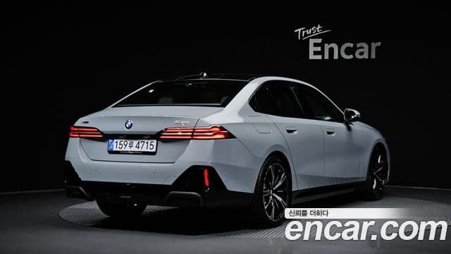 BMW 5 Series 2026 — Şəkil 2/20