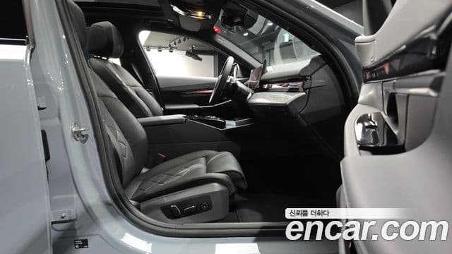 BMW 5 Series 2026 — Photo 8/31