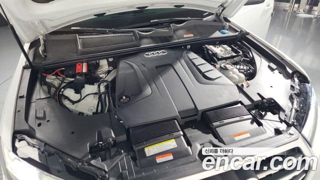 Audi Q7 2019 — ფოტო 5/20